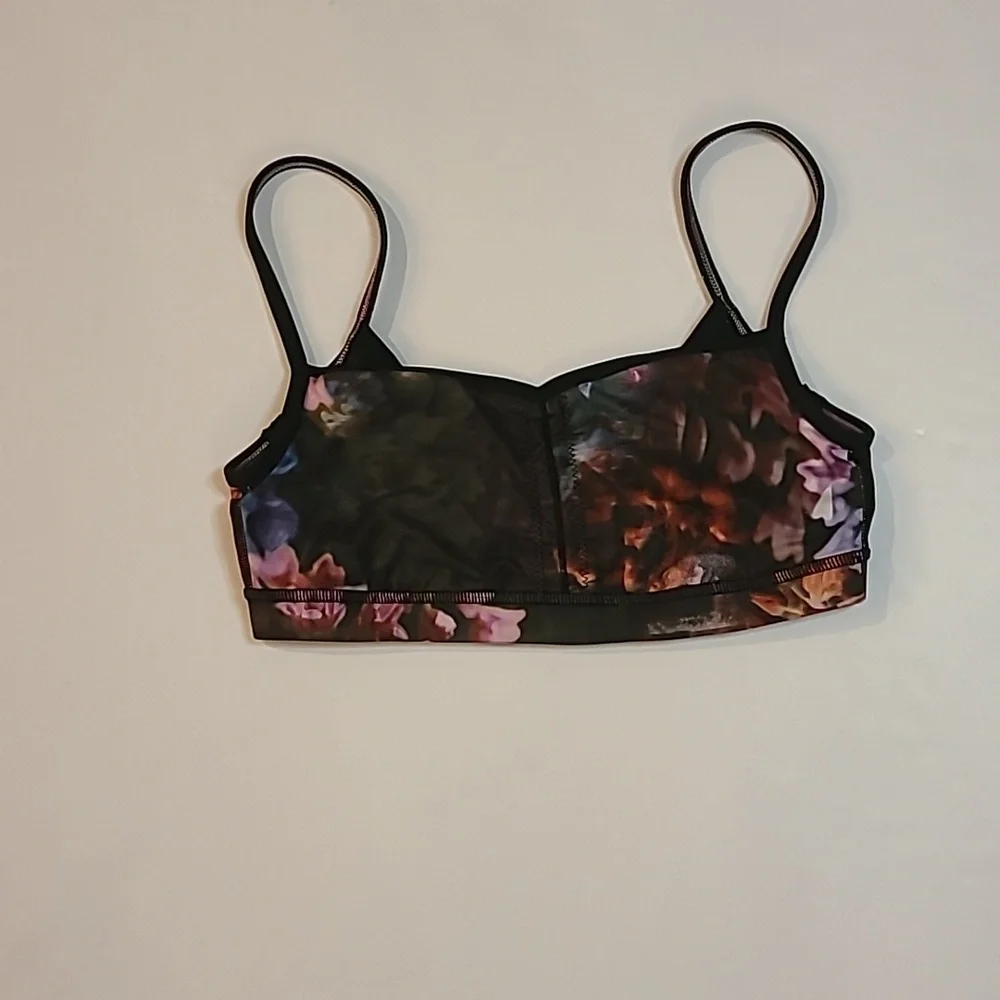 #248 LULULEMON tank size 6
